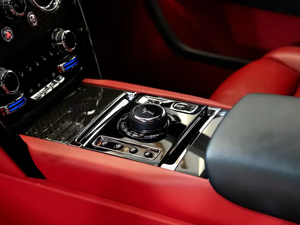 2021 | PREMIUM BLACK BADGE | RED INTERIOR | GCC | V12 TWIN-TURBO | FULL OPTION | PERFECT CONDITION - Image 13