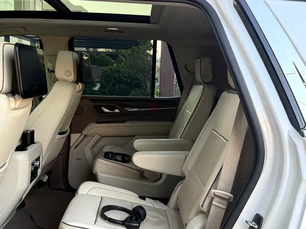 GMC Yukon Denali - Image 13