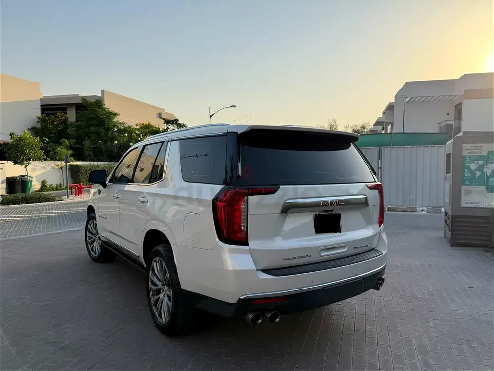 GMC Yukon Denali - Image 5
