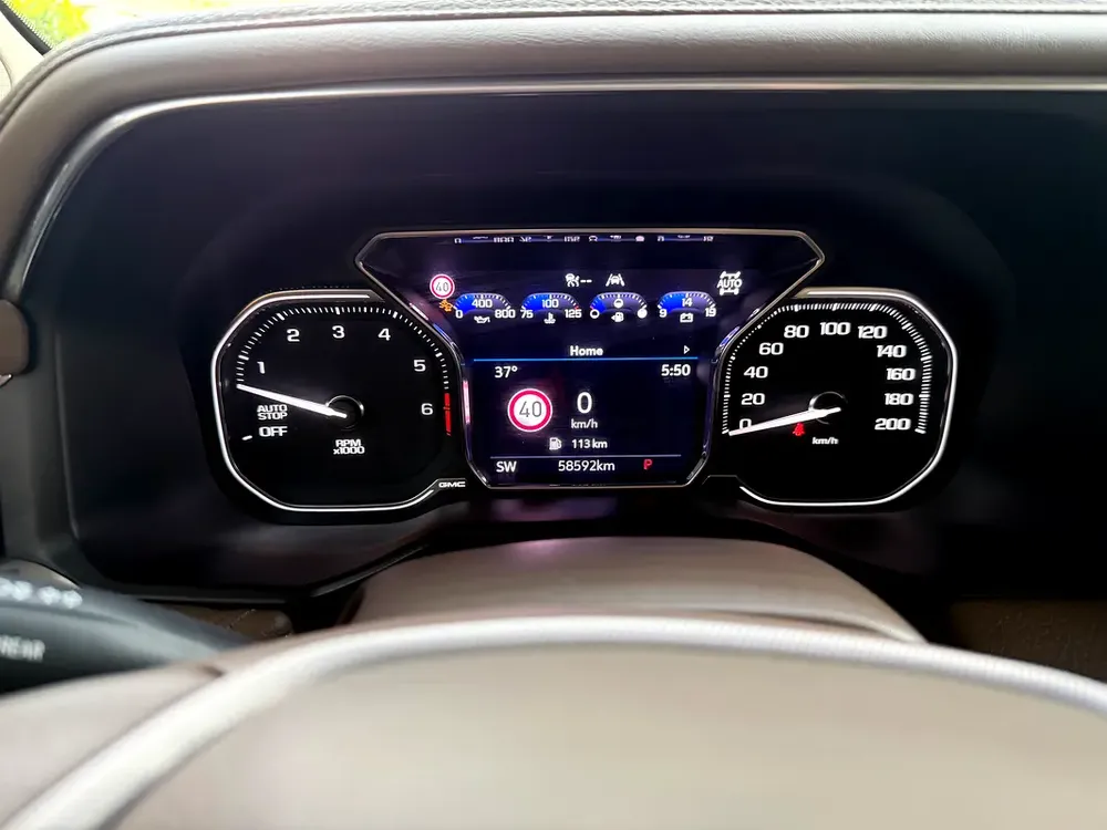 GMC Yukon Denali - Image 8