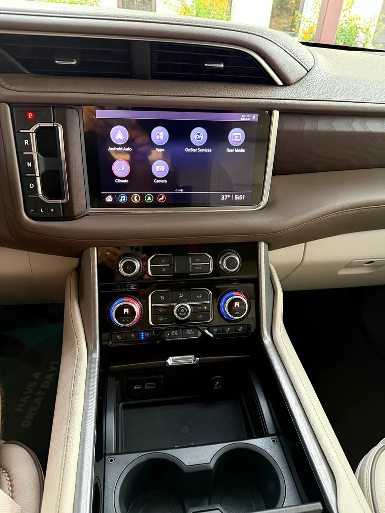 GMC Yukon Denali - Image 9