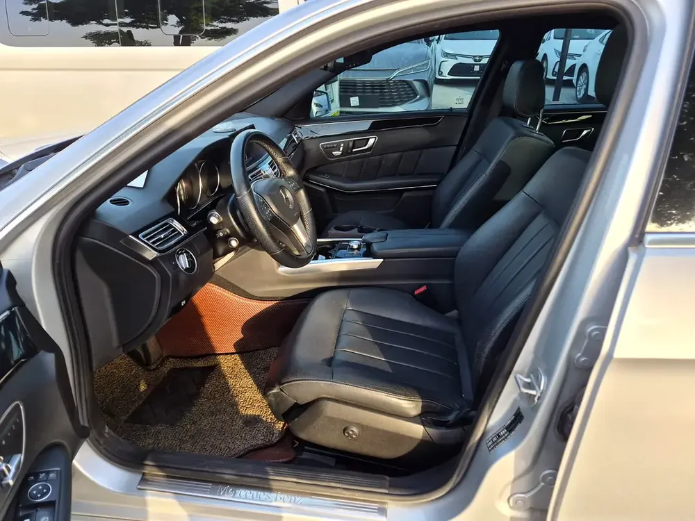 2014 MERCEDES BENZ E350 4MATIC-3.5L,FROM KOREA, ACCIDENT FREE - Image 10
