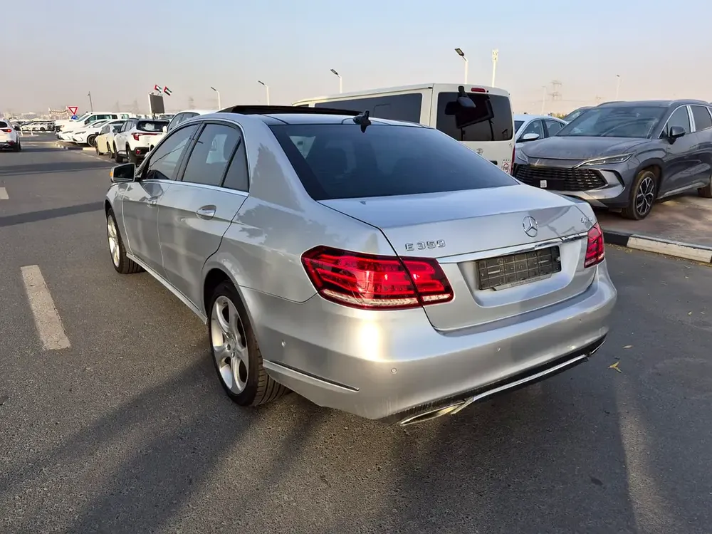 2014 MERCEDES BENZ E350 4MATIC-3.5L,FROM KOREA, ACCIDENT FREE - Image 4