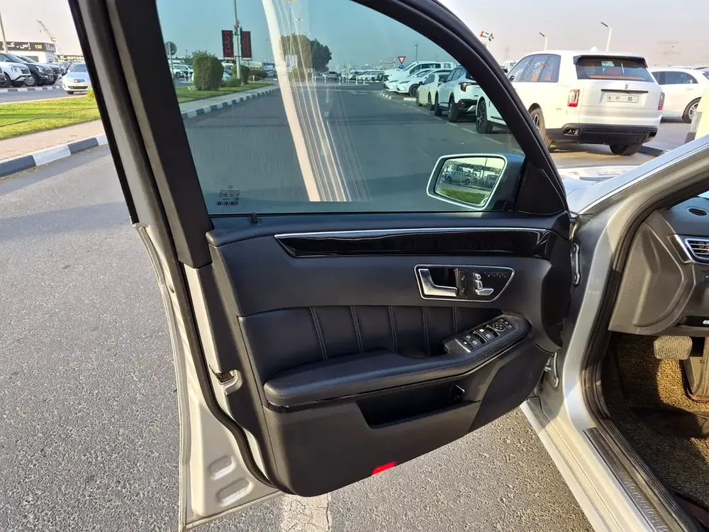 2014 MERCEDES BENZ E350 4MATIC-3.5L,FROM KOREA, ACCIDENT FREE - Image 8