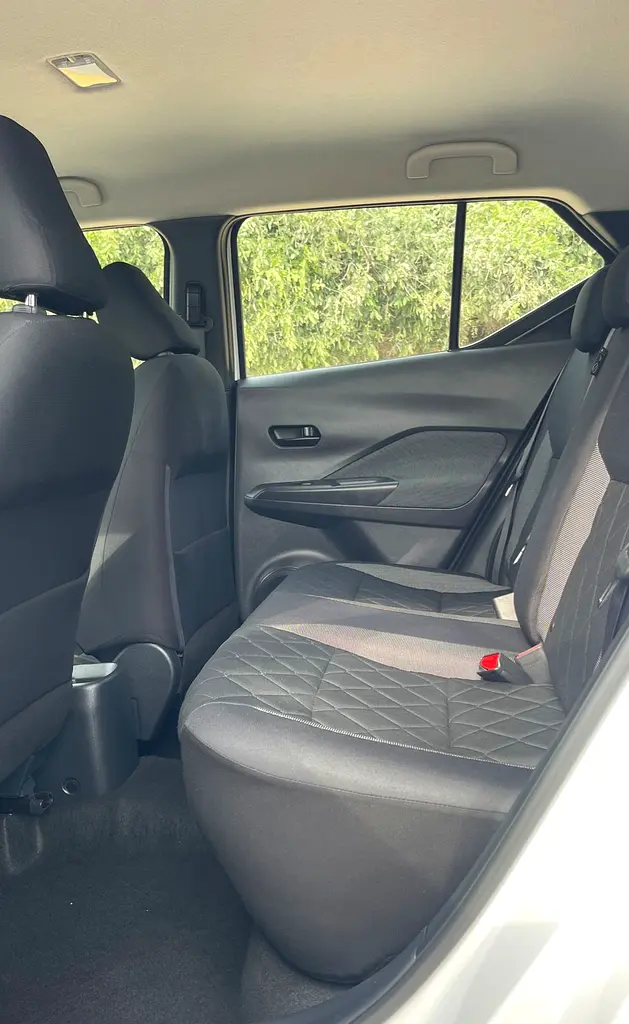 2020 Nissan Kicks SV | GCC Specs | Low Mileage | Very Clean Single Onwer Used Car For Sale - Image 13