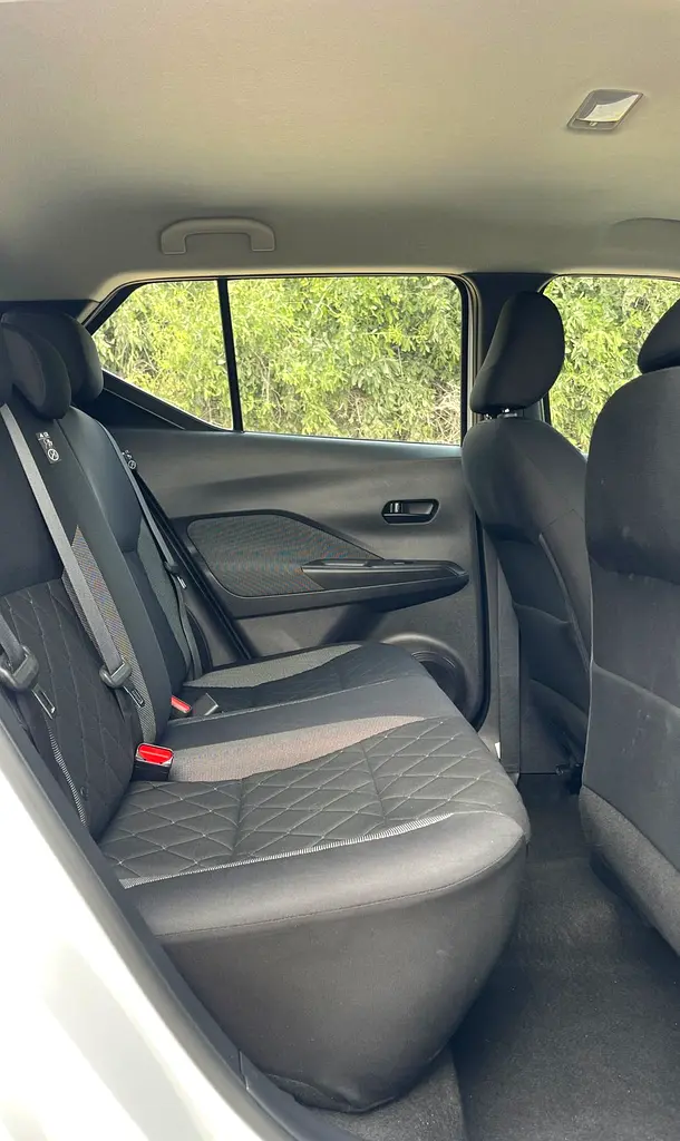 2020 Nissan Kicks SV | GCC Specs | Low Mileage | Very Clean Single Onwer Used Car For Sale - Image 14