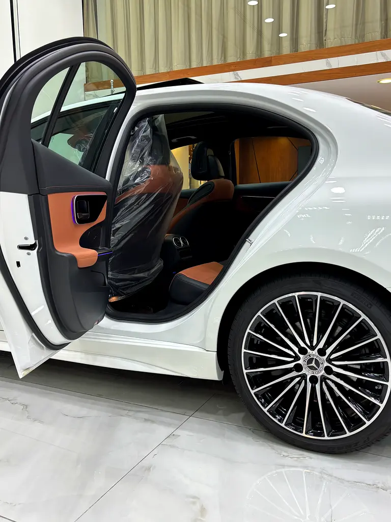 Mercedes-Benz C200 4MATIC - Image 10
