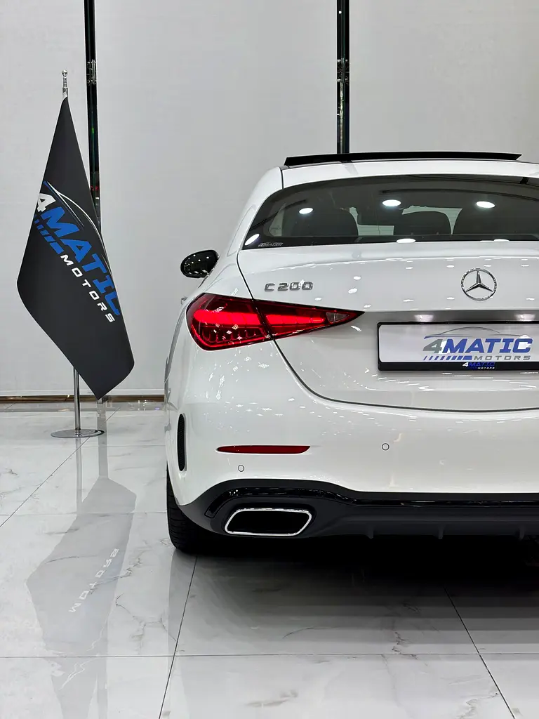 Mercedes-Benz C200 4MATIC - Image 8