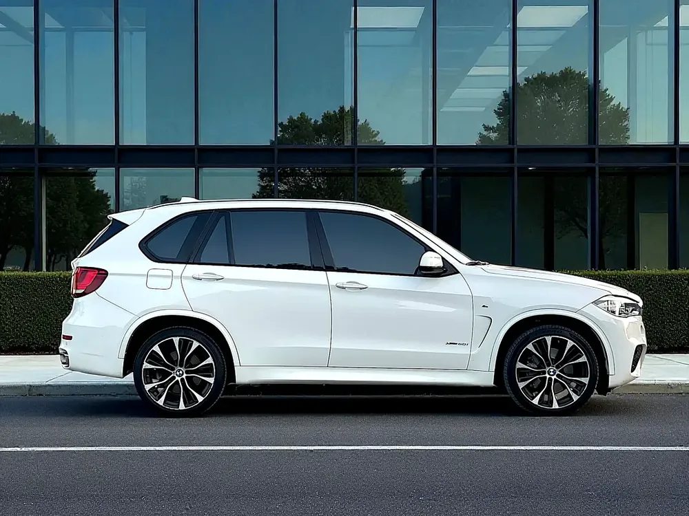 2018 AED 1,280 PM | BMW X5 | Xdrive50i | M SPORT  | FULL SERVICE HISTORY | 4.4L V8 | 0% DOWNPAYMENT - Image 4