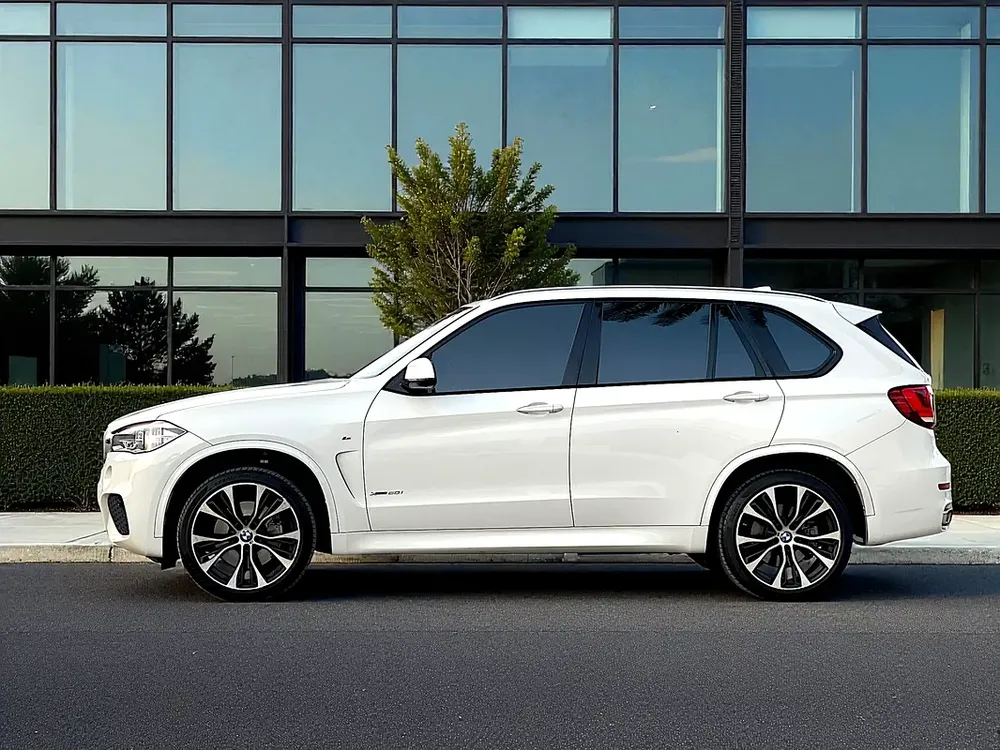 2018 AED 1,280 PM | BMW X5 | Xdrive50i | M SPORT  | FULL SERVICE HISTORY | 4.4L V8 | 0% DOWNPAYMENT - Image 8