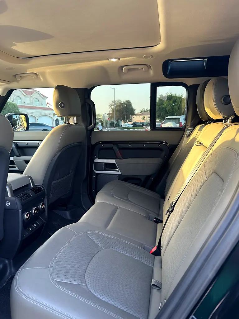 Low mileage - Perfect Condition - Defender 110SE P300 - Image 6