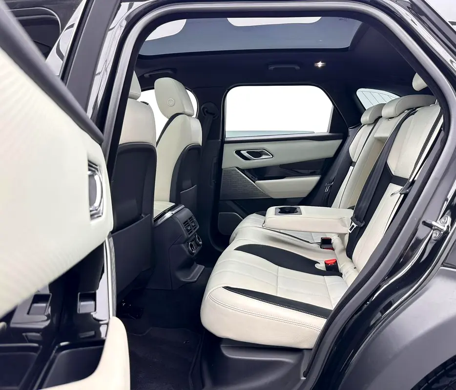 2020 Range Rover Velar SE R-Dynamic P250, 1 Years Warranty Unlimited Km, Range Rover FSH, GCC - Image 16