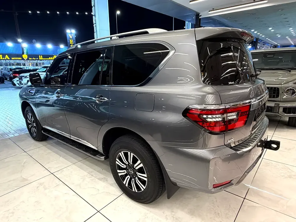 2023 Nissan Patrol SE - GCC Specs - Like New! - Image 8