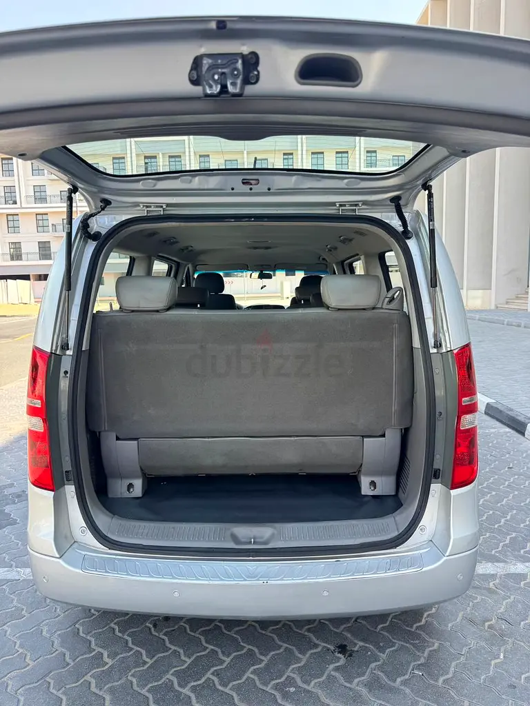 2018 Hyundai H1 GCC Specs - Reliable 12-Seater Passenger Van - Image 14