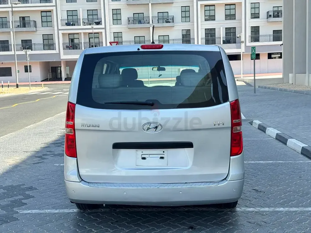 2018 Hyundai H1 GCC Specs - Reliable 12-Seater Passenger Van - Image 15