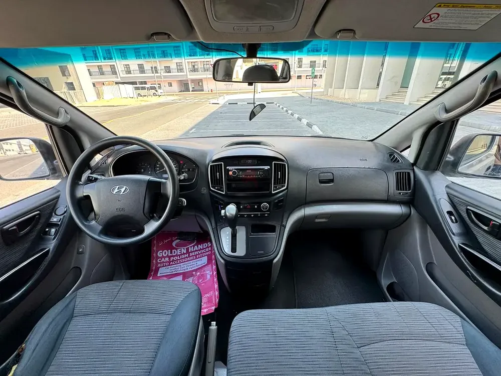 2018 Hyundai H1 GCC Specs - Reliable 12-Seater Passenger Van - Image 4
