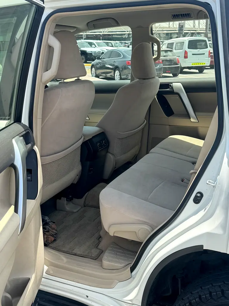 2.7l Toyota Prado 2019 - 4 cylinder-Accident Free - Super Condition - Image 11