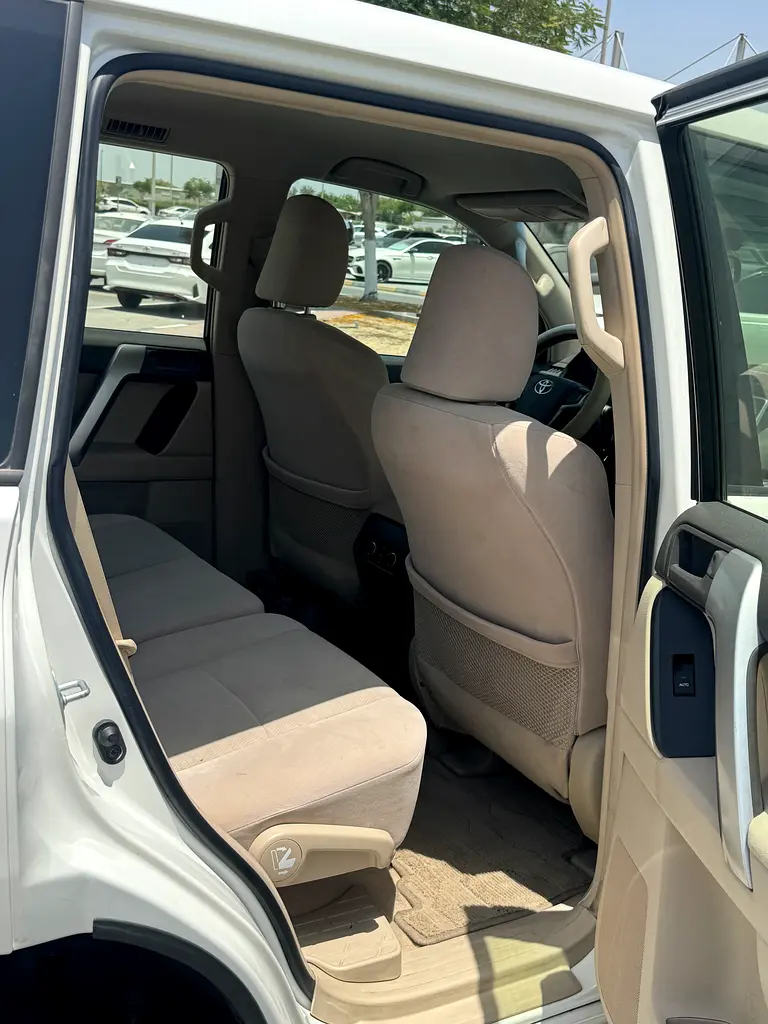 2.7l Toyota Prado 2019 - 4 cylinder-Accident Free - Super Condition - Image 12