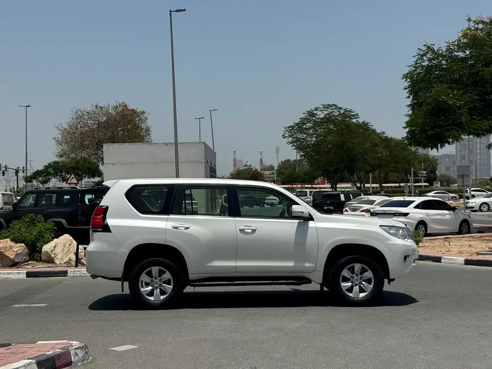 2.7l Toyota Prado 2019 - 4 cylinder-Accident Free - Super Condition - Image 8