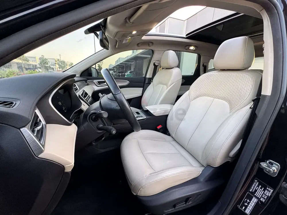RX5 1.5T Luxury I GCCI Under Warranty I Full Option - Image 8