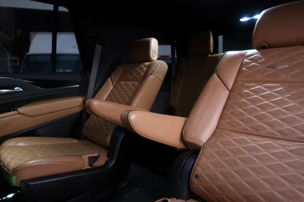 2023 Cadillac Escalade - GCC Specs - 90K KMS - FDSH - Image 18