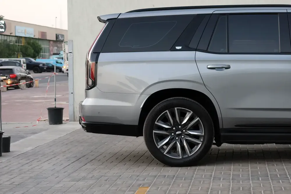 2023 Cadillac Escalade - GCC Specs - 90K KMS - FDSH - Image 4