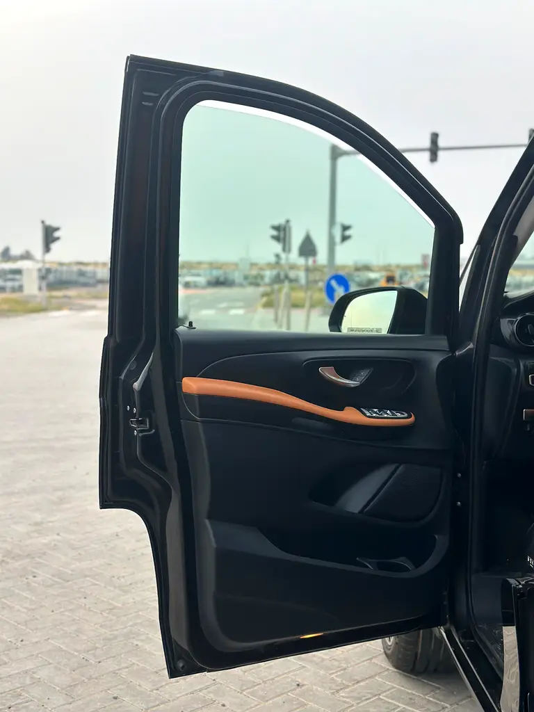 Mercedes-Benz V-Class V 250 2020 - GCC Specs - Excellent Condition - Image 12