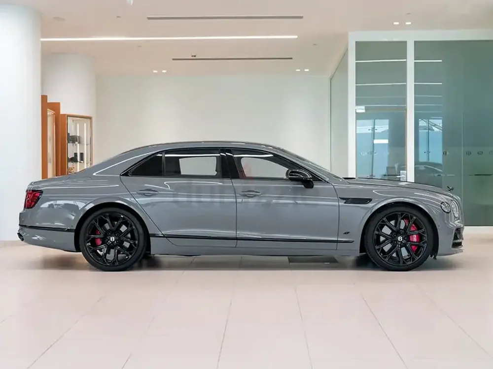 Bentley Flying Spur S | Under Dealer Warranty | GCC Specs - Image 4