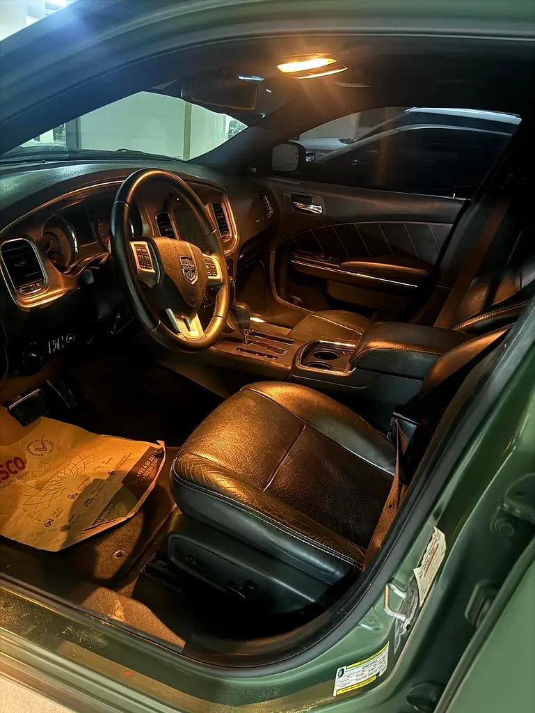 Dodge charger R/T - Image 7