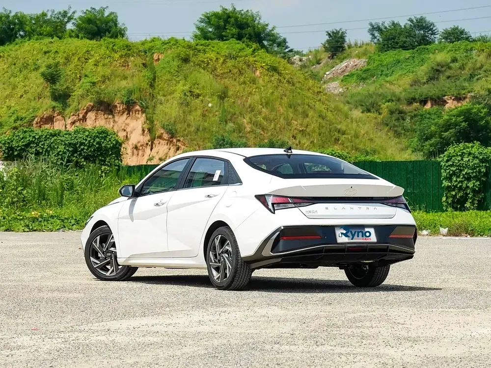 AED 43,500 Only!! // Export Price // 2025 Hyundai Elantra 1.5L // CVT GLX ELITE - Image 4