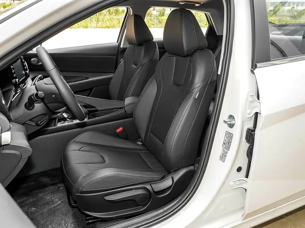 AED 43,500 Only!! // Export Price // 2025 Hyundai Elantra 1.5L // CVT GLX ELITE - Image 8