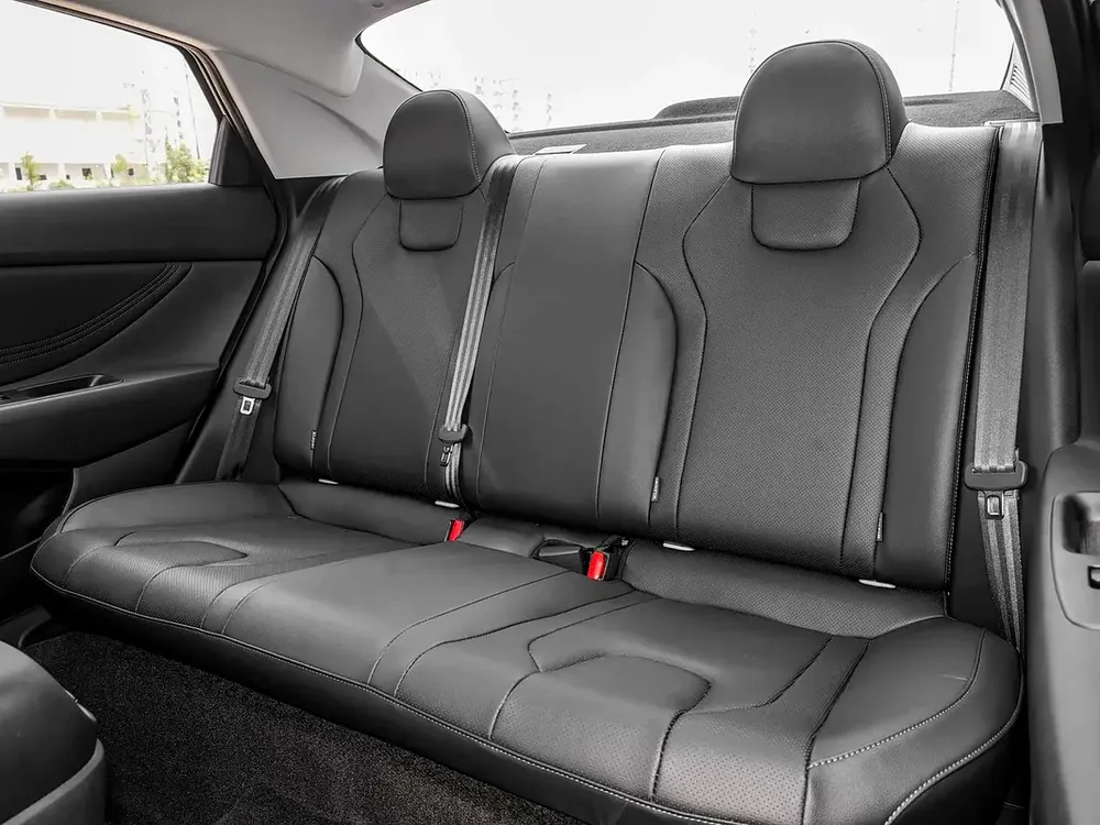 AED 43,500 Only!! // Export Price // 2025 Hyundai Elantra 1.5L // CVT GLX ELITE - Image 9