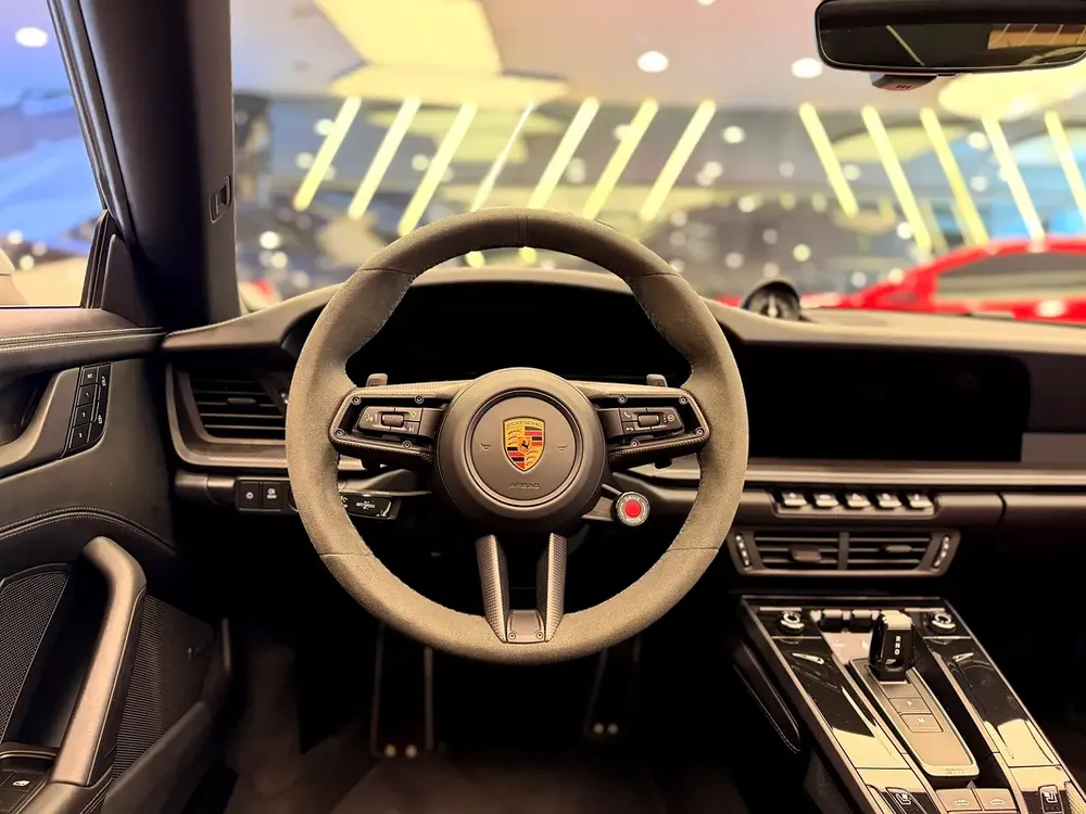 PORSCHE 911 TARGA 4 GTS BRAND NEW GCC - Image 10