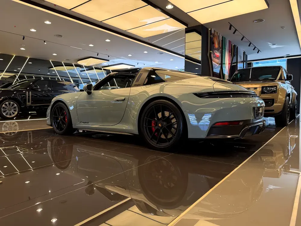 PORSCHE 911 TARGA 4 GTS BRAND NEW GCC - Image 16