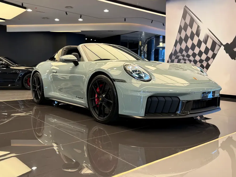 PORSCHE 911 TARGA 4 GTS BRAND NEW GCC - Image 4
