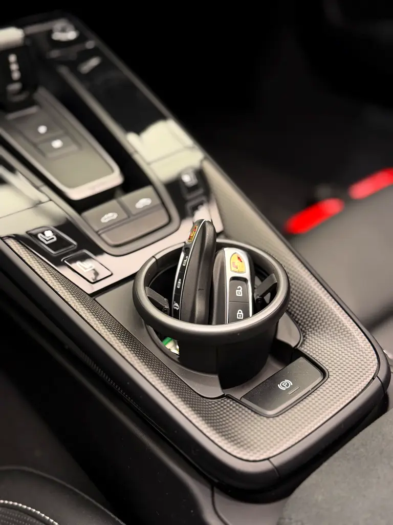 PORSCHE 911 TARGA 4 GTS BRAND NEW GCC - Image 8