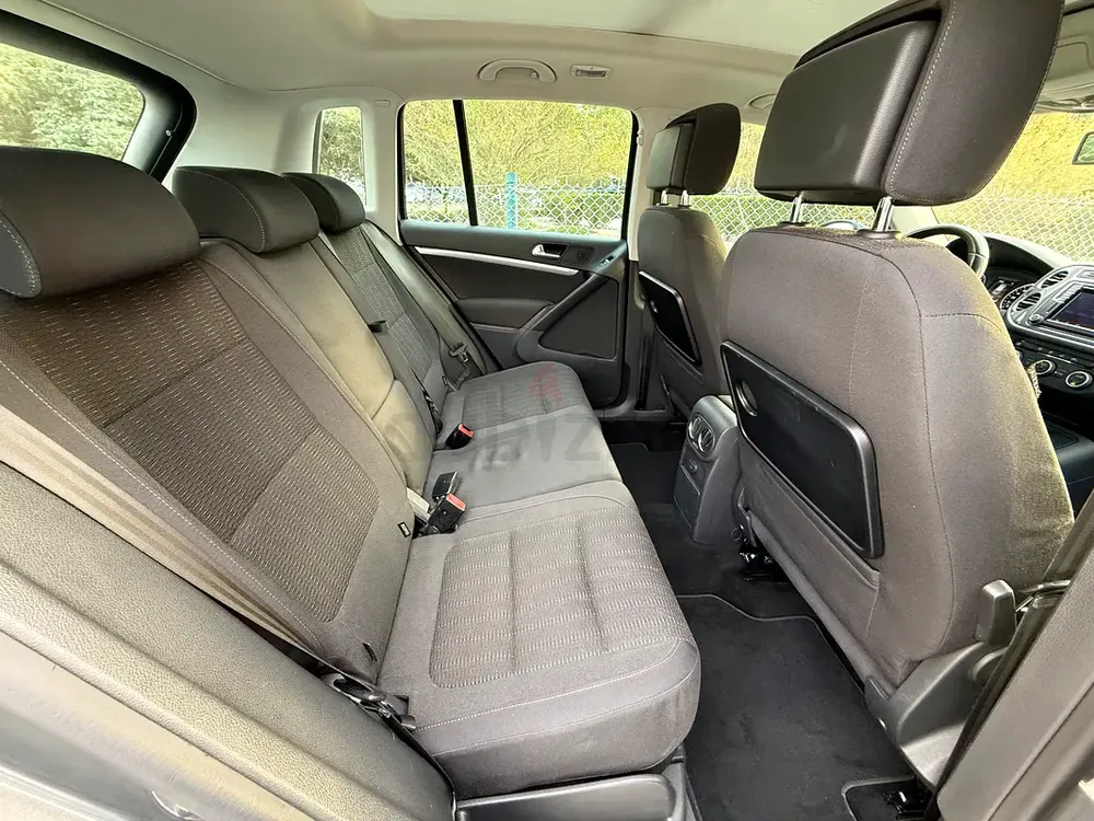 Volkswagen Tiguan SEL 2016 | GCC Specs, SEL, Panoramic Glass - Image 10