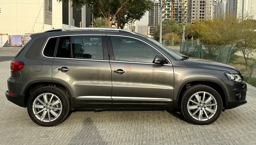 Volkswagen Tiguan SEL 2016 | GCC Specs, SEL, Panoramic Glass - Image 7