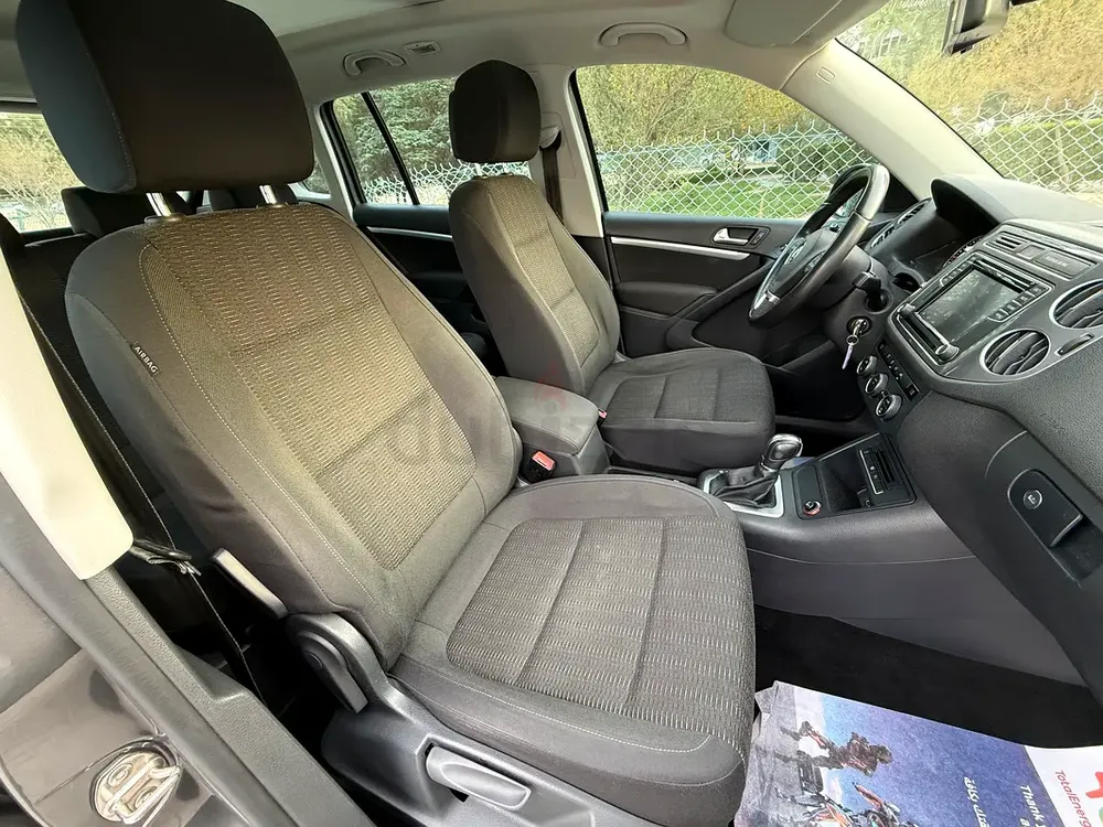 Volkswagen Tiguan SEL 2016 | GCC Specs, SEL, Panoramic Glass - Image 9