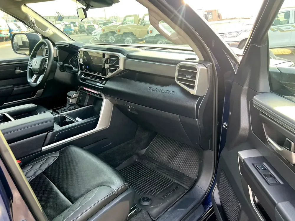 2024 Toyota Tundra Crewmax SR5 - 3.4L V6  - AWD 4x4 - Rear Camera - Leather Seat - Low Mileage - Image 12