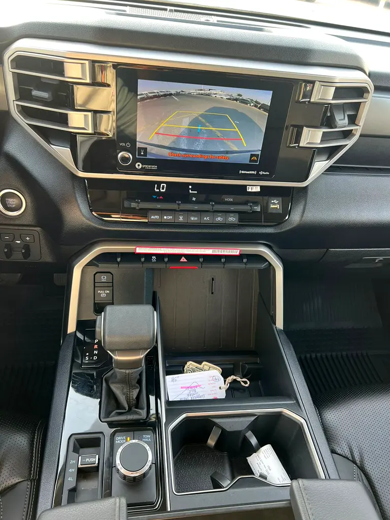 2024 Toyota Tundra Crewmax SR5 - 3.4L V6  - AWD 4x4 - Rear Camera - Leather Seat - Low Mileage - Image 17