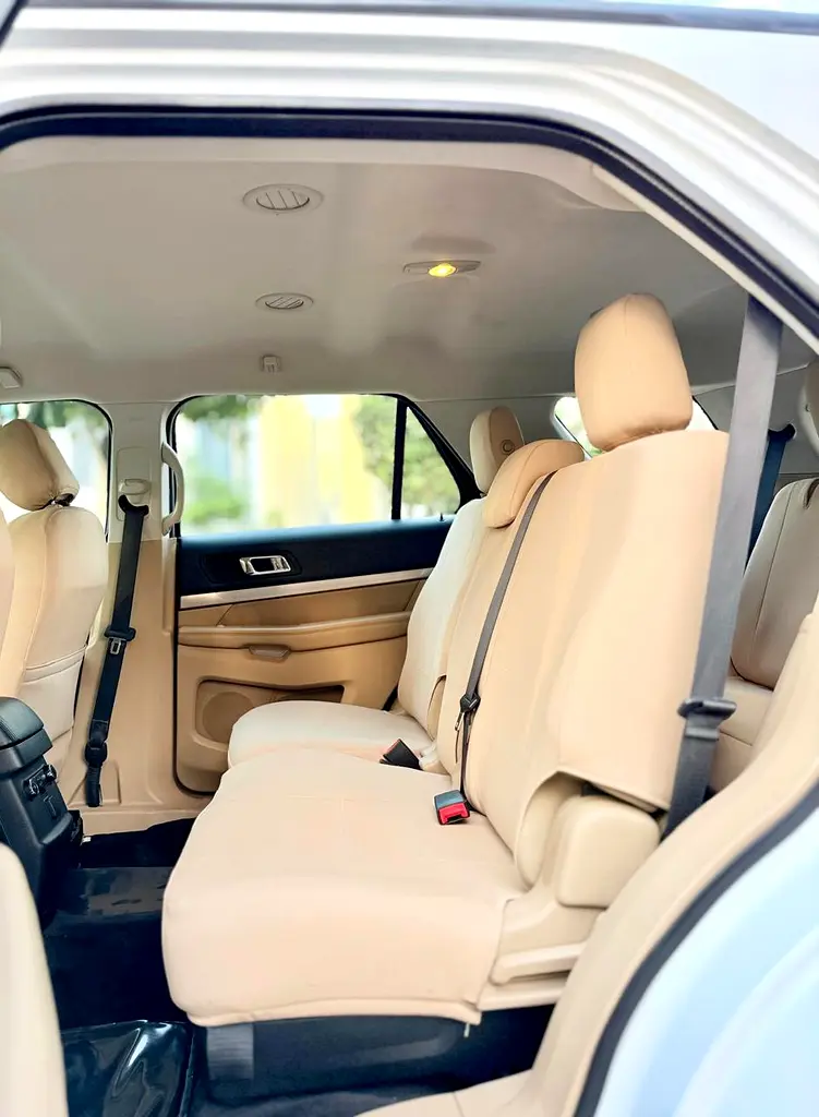 Ford Explorer XLT 2017 GCC Specs - Well Maintained SUV - Image 10