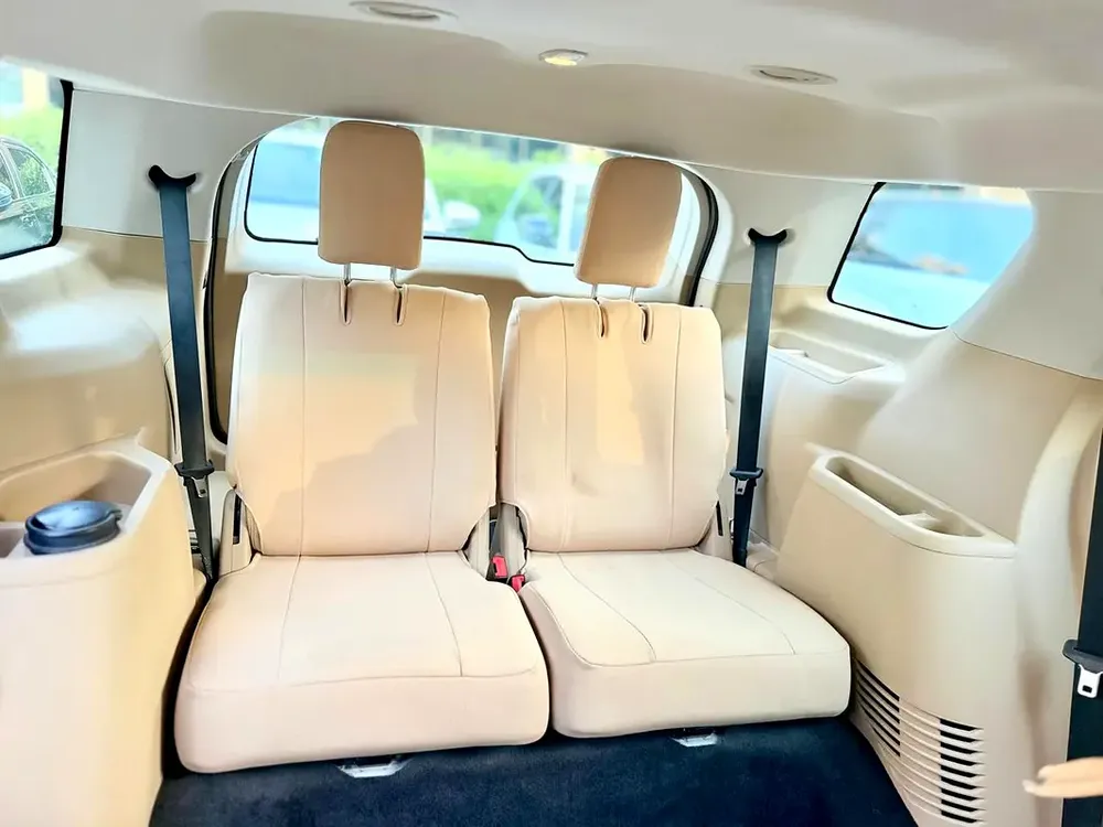 Ford Explorer XLT 2017 GCC Specs - Well Maintained SUV - Image 11