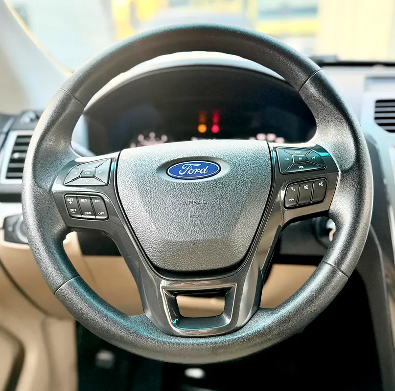 Ford Explorer XLT 2017 GCC Specs - Well Maintained SUV - Image 14