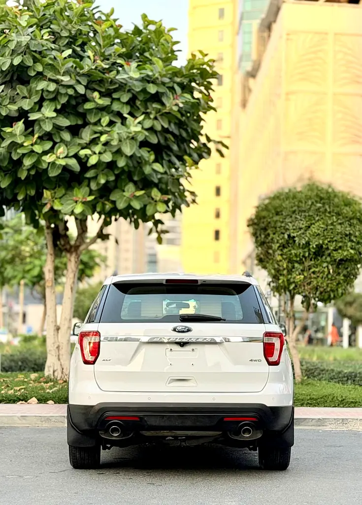 Ford Explorer XLT 2017 GCC Specs - Well Maintained SUV - Image 6