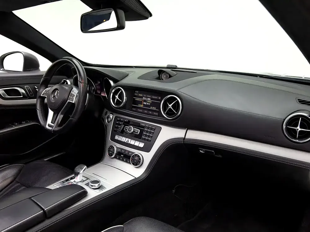 2013 | Mercedes Benz | SL350 | GCC Spec - Image 10