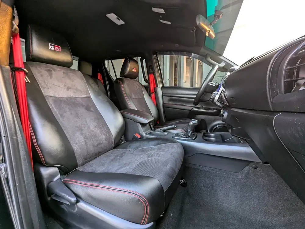 Toyota Hilux 2021 Facelifted 2026 GR Sport- GCC Specs - Excellent Condition - Image 4