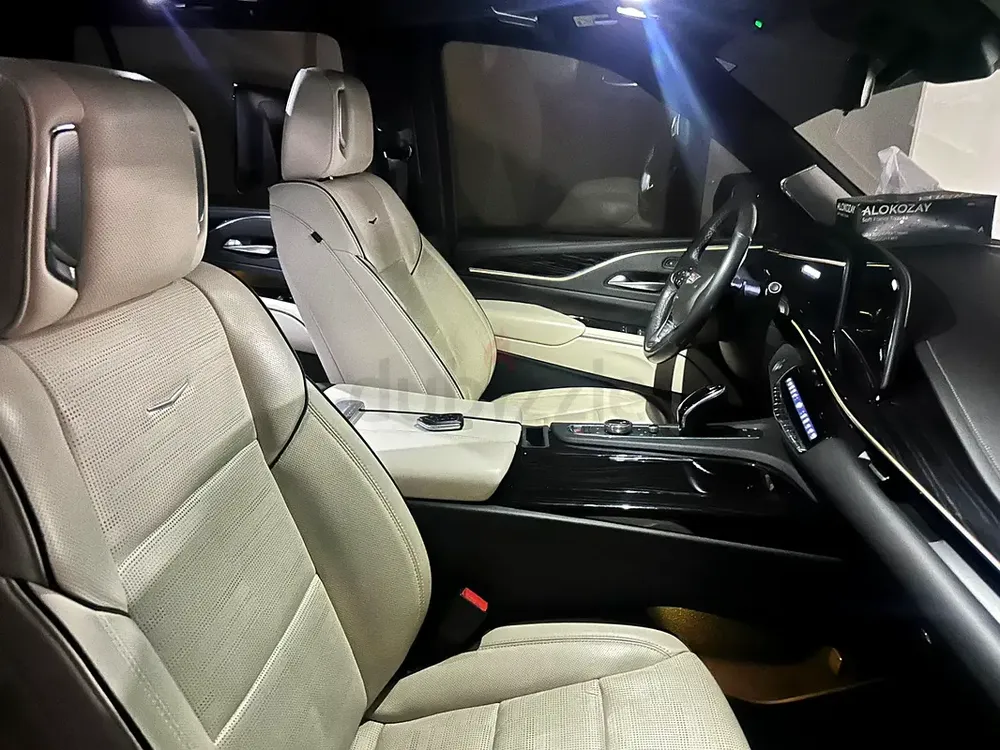 Cadillac Escalade - Image 4