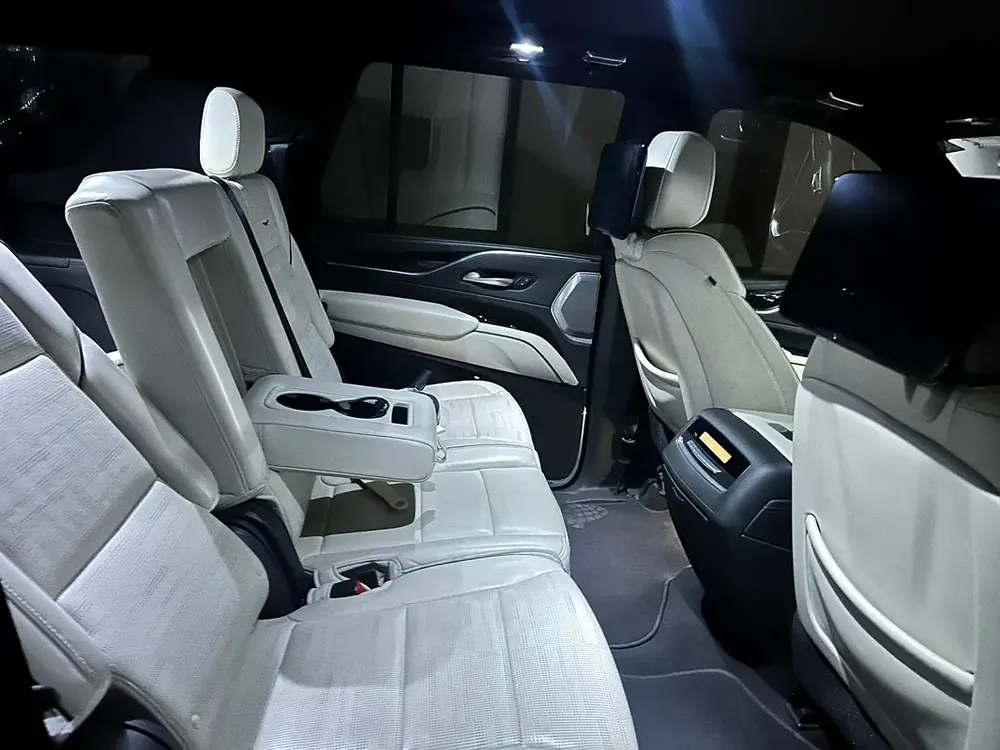 Cadillac Escalade - Image 5