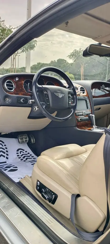 2004 Bentley Continental GT  W12 || FULL SERVICE HISTORY || 6.0L  12 cylinder || pristine condition - Image 11